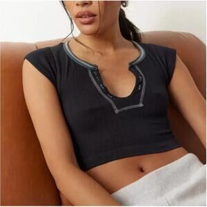 Urban Outfitters Out From Under Go For Gold Seamless Fitted Top Black sz. M/L